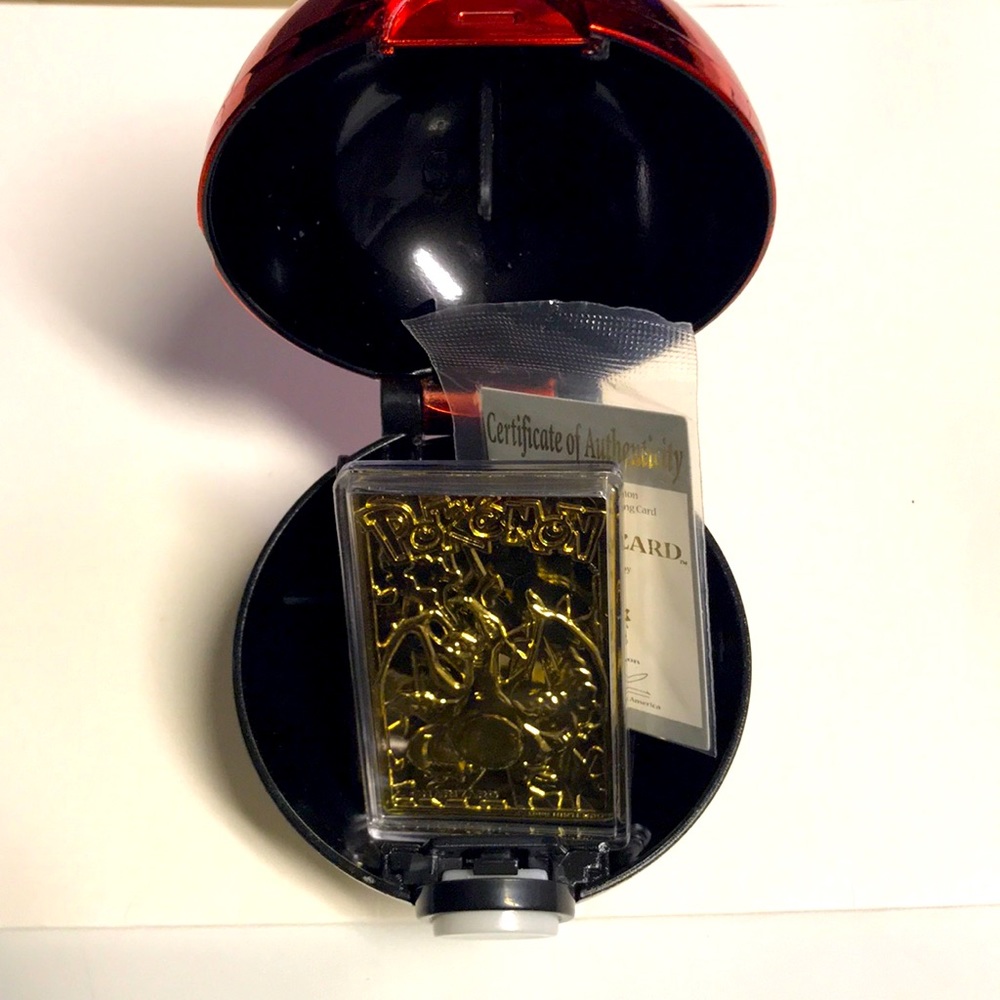 Nintendo 23k Gold Plated Charizard Card